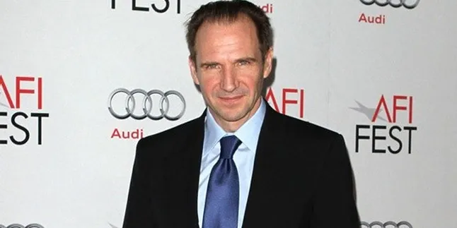 Lord Voldemort Jadi Bos James Bond Selanjutnya?