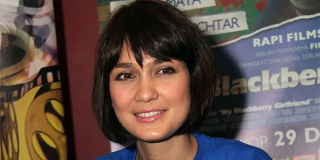 Rambut Bob Luna Maya Jadi Tren 2012 Rambut Bob Luna Maya Jadi Tren 2012