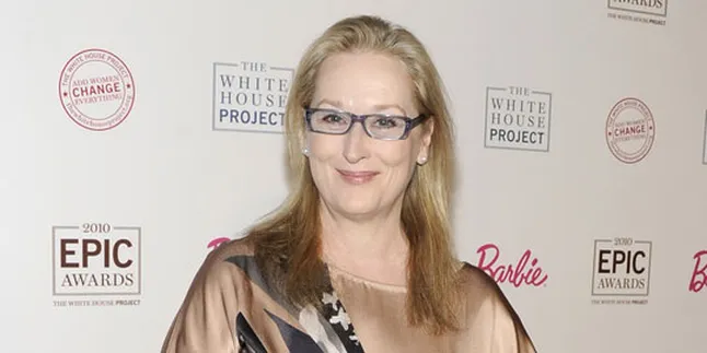 Meryl Streep Dianugerahi The Honorary Golden Bear