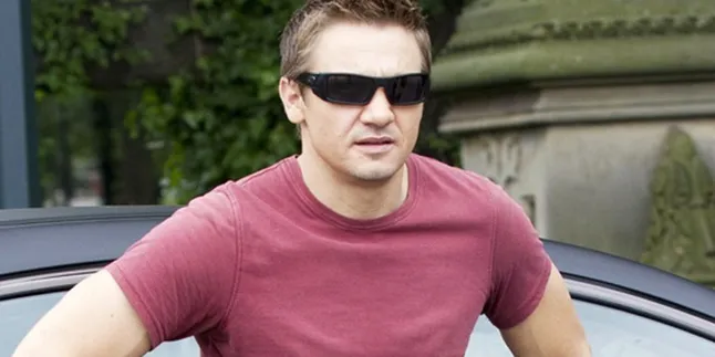 Jeremy Renner Terlibat Perang Sengit di Thailand?