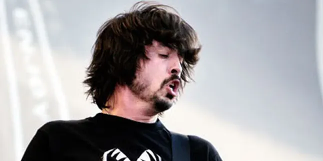 Dave Grohl Berkolaborasi Dengan Legenda Metal
