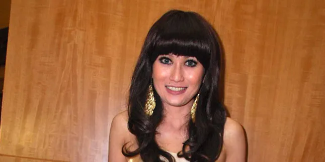 Sisca Dewi: Asmara Bukan Resolusi 2012