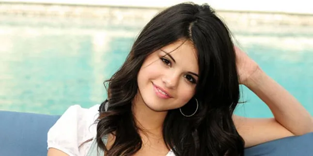 Selena Gomez Pensiun Dari Dunia Musik