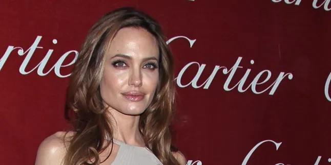 Bibir Jolie Digabung Alis Fox... Sempurna!