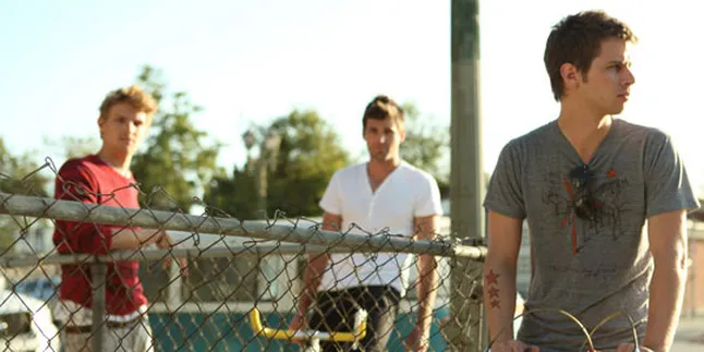 Vokalis Foster The People Grogi Tampil di Depan Keluarga