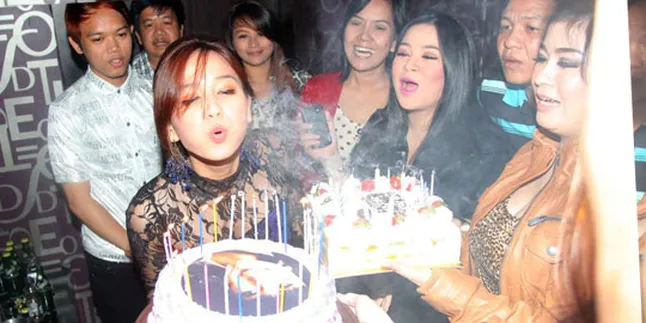 16 Tahun, Juwita Bahar Minta Restu Dunia Akhirat 16 Tahun, Juwita Bahar Minta Restu Dunia Akhirat