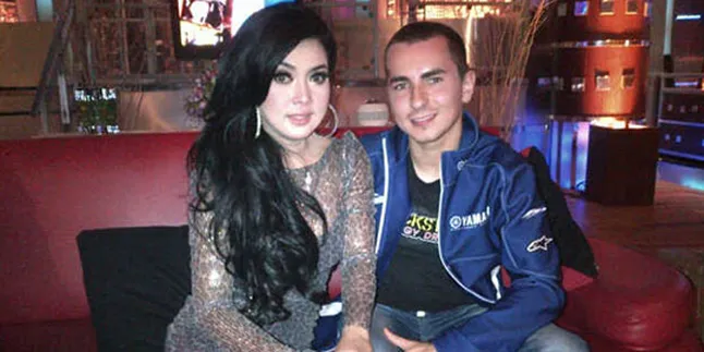 Ini Dia Foto Syahrini Bersama Jorge Lorenzo!