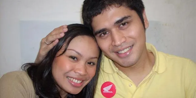 Rizky Hanggono Setia Temani Istri Yang Sakit