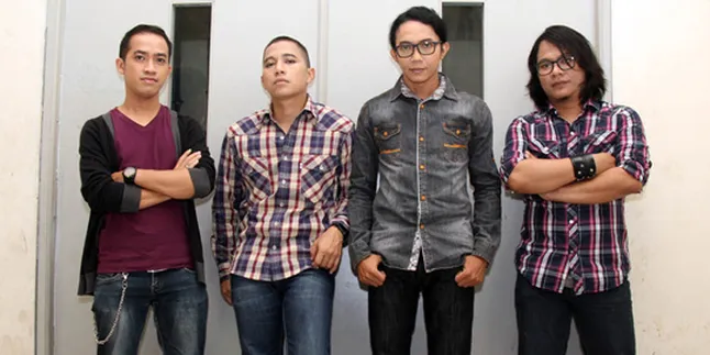 The Rain Modernkan Lagu 'Sepanjang Jalan Kenangan'