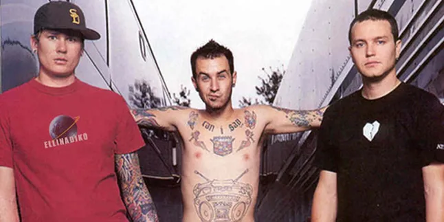 Blink 182 Rilis Video Behind the Scene
