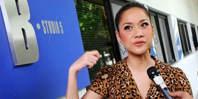 Saat Sibuk, BCL - Ashraf Titipkan Anak ke Orangtua