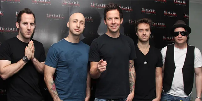 Simple Plan Tanggapi Maraknya Free Download