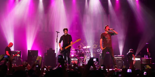 Simple Plan: Piye Kabare Surabaya?