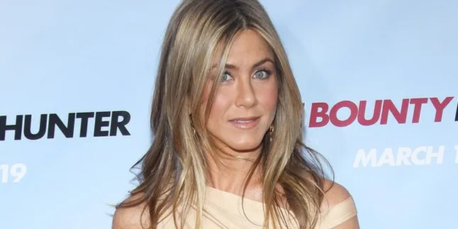 Jennifer Aniston Hamil 6 Bulan
