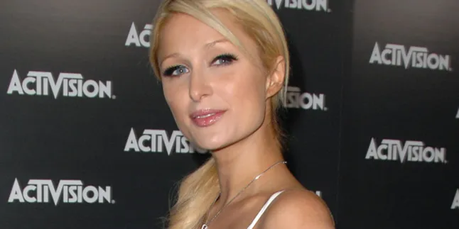 Paris Hilton Koleksi Gambar Porno di Ponsel?