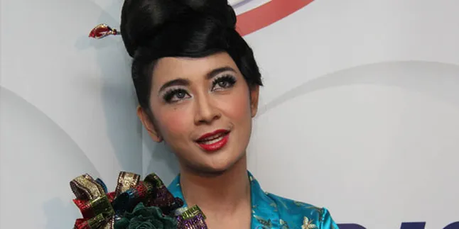 Uut Bakal Umroh Demi kelancaran Pernikahannya