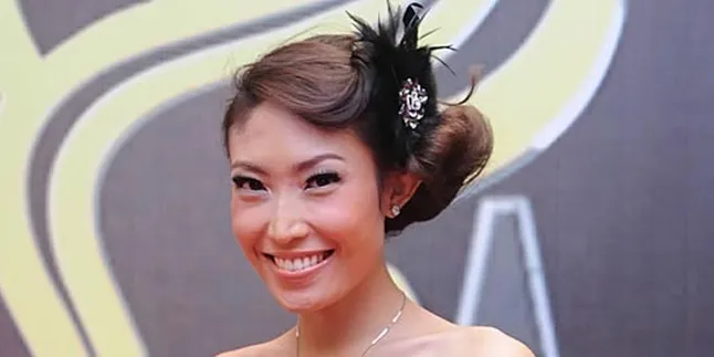 Ayu Dewi Host Tamu Terdahsyat 2012