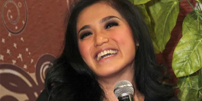 Happy 24th Birthday, Jessica Iskandar!