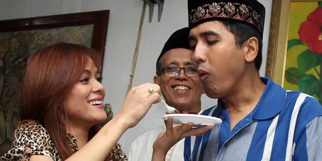 Kangen, Anna Marissa Hadir di Ultah Gugun Gondrong