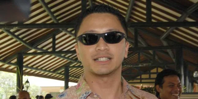 Ferry Maryadi Sorot Wartawan Dengan Senter
