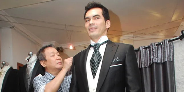 Attalarik Fitting Baju Tanpa Marwa