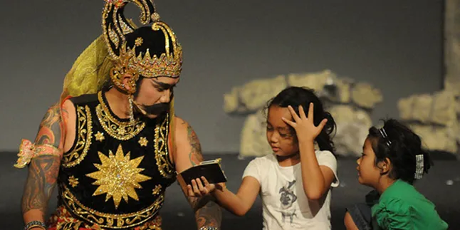 Anak Tora Sudiro Ikut Pentas GATOTKACA JADI RAJA Anak Tora Sudiro Ikut Pentas GATOTKACA JADI RAJA