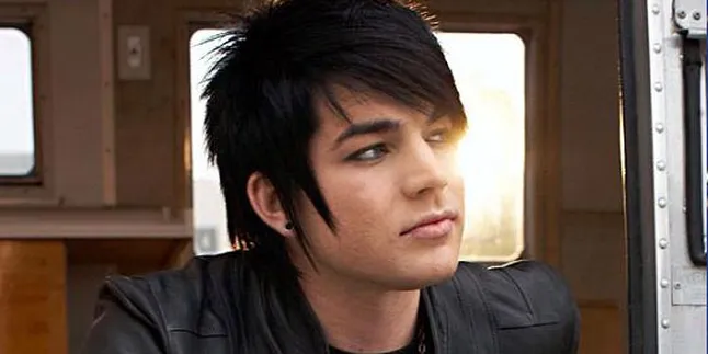 Adam Lambert Bantah Jadi Vokalis Queen
