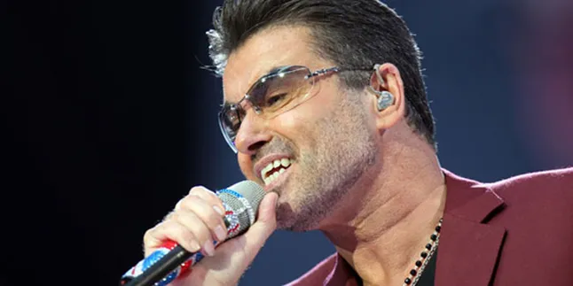 George Michael Tertangkap Bermesraan Dengan Cowok!