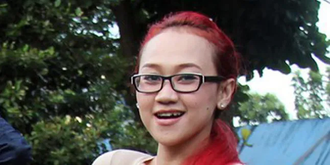 Norman Kamaru Cowok Idaman Yenny Anggraeny?