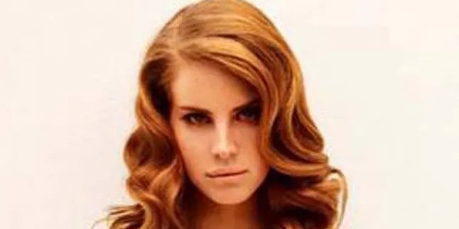 Debut Album Lana Del Rey Rajai Chart Inggris