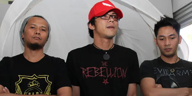 Uki Jelaskan Tentang Penggunaan Nama Peterpan