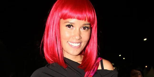 'MURSALA' Buat Titi Sjuman Keki