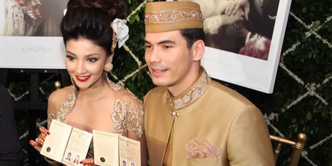 Attalarik Syah - Tsania Marwa Tunda Bulan Madu