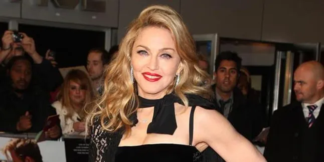 Penguntit Madonna Lari Dari Rumah Sakit Jiwa