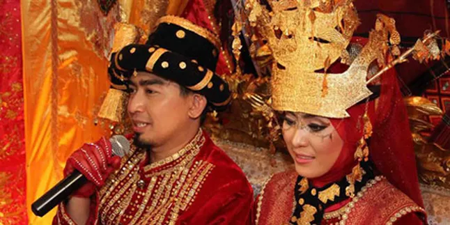 Ustad Solmed Menari di Pesta Resepsi