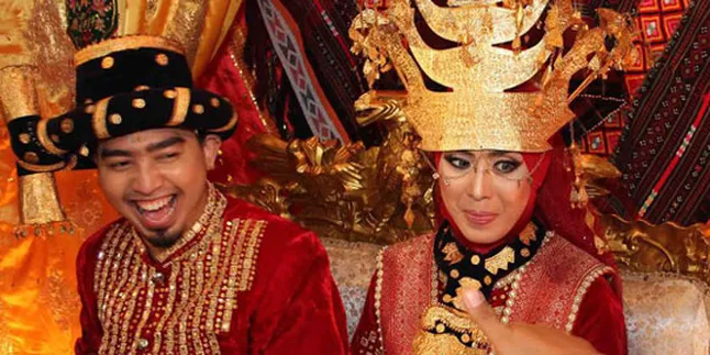 Ustad Solmed Umroh Sekaligus Bulan Madu