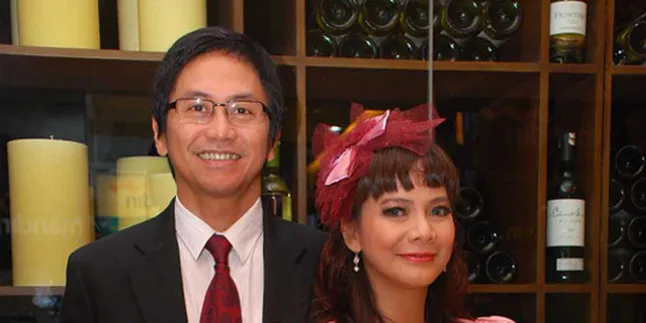 Memes: Bermesraan di Depan Anak Perlu