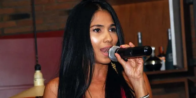 Anak Nova Eliza Tak Terpengaruh Perceraian