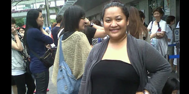 Tike Priatnakusumah Tak Lewatkan Konser Suju