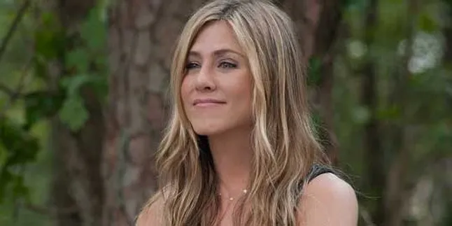 Bertengkar, Jennifer Aniston Batal Pose Topless