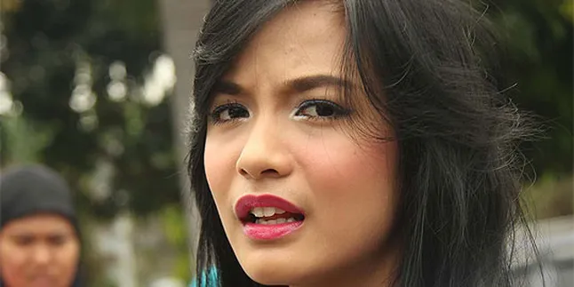 Operasi Sinus, Glenn Alinskie Dirawat di Singapura