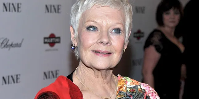 Bos James Bond Tidak Bisa Membaca!