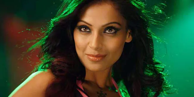 Bipasha Basu Takut Ciuman