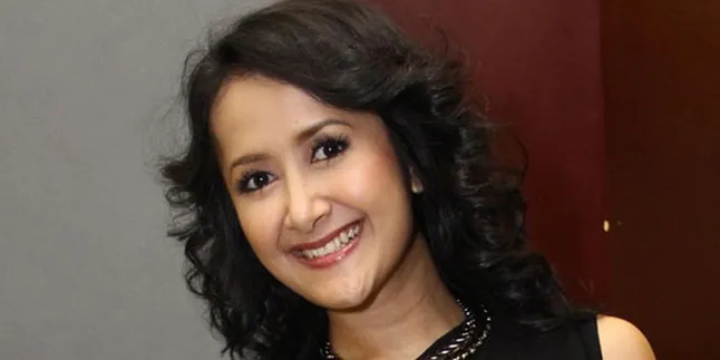 Widi Be3 Tak Kesulitan Nyanyikan Lagu Whitney Houston