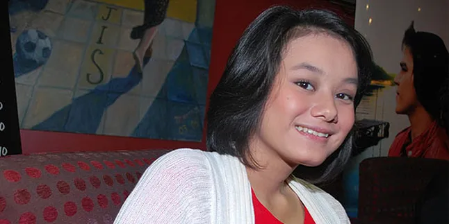 Dinda Hauw Kembali Perankan Peran Sedih