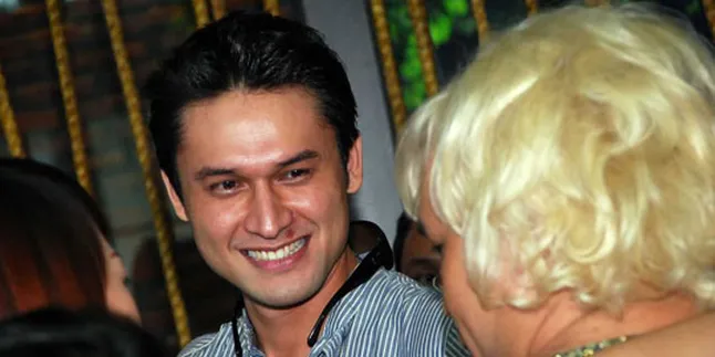 Indra L Bruggman: Umur 40 Tahun Gue Masih Ganteng