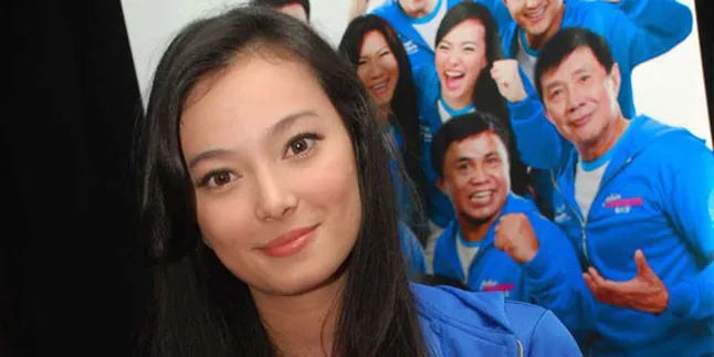 Lihat Dude - Naysila Mirdad Bareng, Asmirandah Santai