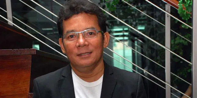 Kritik Bola Nasional. Mathias Muchus Main di 'GABRIEL OMAR'