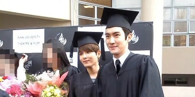 Ryeowook dan Siwon Lulus Kuliah