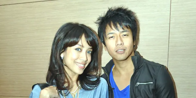 Dea Ananda - Ariel Nidji Jalin Kekompakan Dalam Keluarga